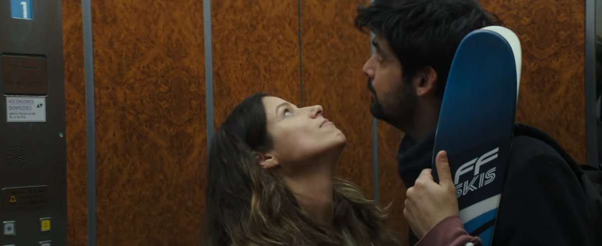 ByChispass's tweet photo. Vivimos bajo la mella del tiempo, pero si algo puede hacer más ligera la deriva en la que nos encontramos es el amor, el cuál no muere, no desaparece, se transforma y no hay mayor eje de transformacion que volver a empezar. Celebremos el cambio, el amor y los años nuevos. https://t.co/PfpSO6patp