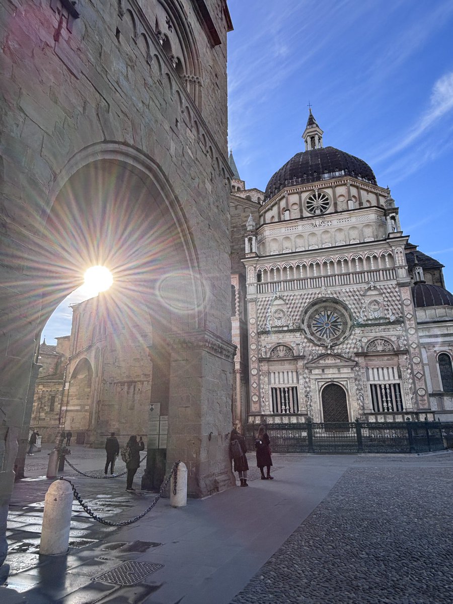 MillerRosePhoto's tweet photo. It was a great 4 day trip to Milan! The full moon on Sunday was showing off at the Duomo. Monday, took the train to Bergamo, a charming town! Last photo were the views on takeoff this morning! Now off for Christmas! #avggeek #stephslayovers #italy https://t.co/Xo5xt37rqC