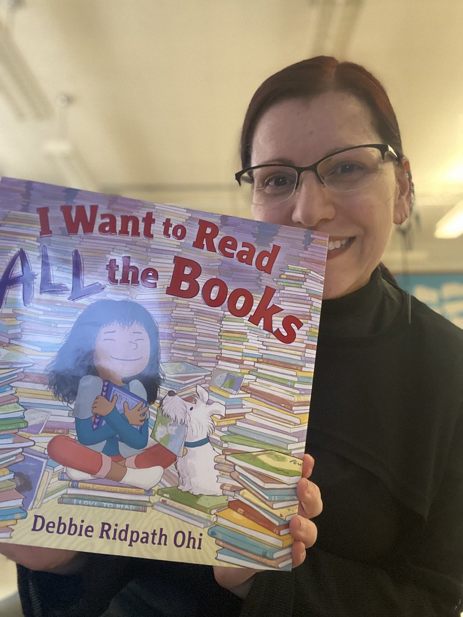 McM_MsT's tweet image. Thank you for the posters &amp;amp; bookmarks 🤩 @inkyelbows author/illustrator extraordinaire! Thank you for your donation of 📚things &amp;amp; stuff that sparkle, glitter and bring about colour!✏️🎨🖍 #Woohoo #Crayons #Grateful 🤗