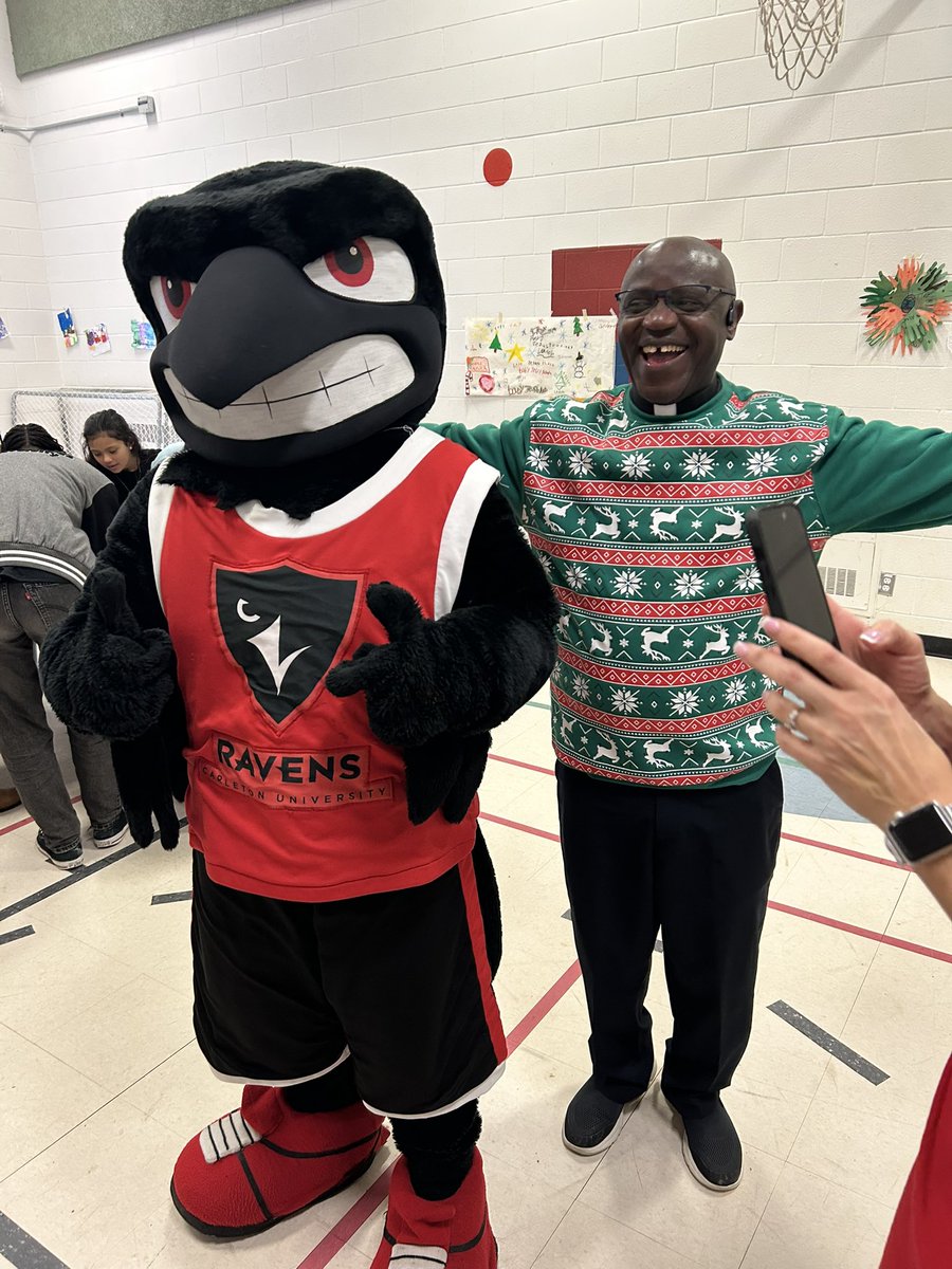 MsSTeacher1's tweet image. Today we had our Baby Jesus Lunch! What an awesome event! So many smiles and memories were made. Thank you to everyone who helped out! ❤️🎄 @StElizabethOCSB