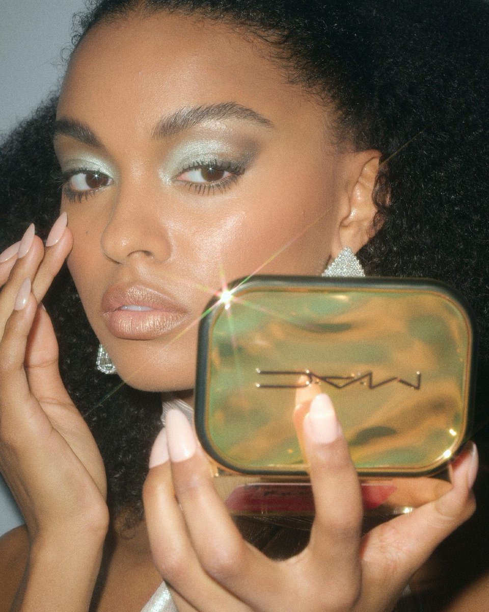 M•A•C Cosmetics tweet media