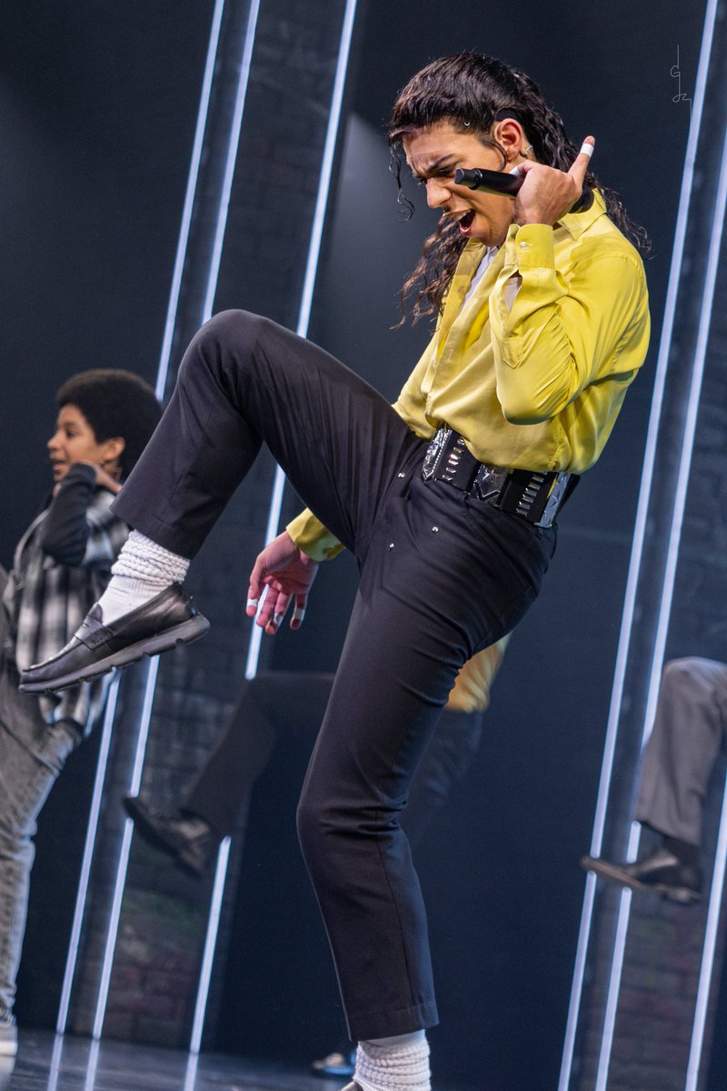gamzev_pics's tweet photo. 241217 #MJtheMusicalUK MJ 웨스트엔드
-

#KieranAlleyne MJ https://t.co/fxPT8amUzx