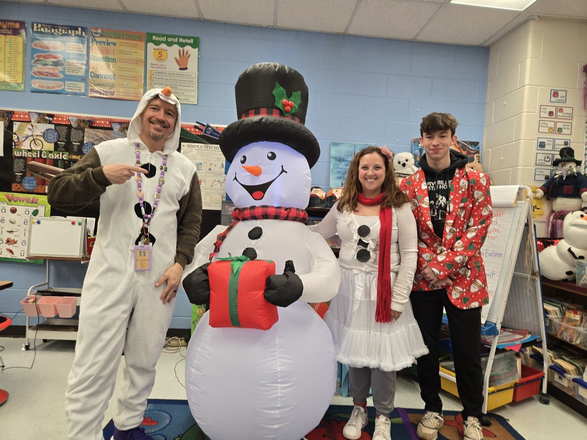 ChrismansClass's tweet photo. We are so thankful to Mr. Nick for helping us out on Tuesdays. He even joined in on the fun today for Winter Spirit Week @PotowmackES @PFannouncements #SnowmanDay #HsBuddies ☃️ https://t.co/0GW6n2VfyH