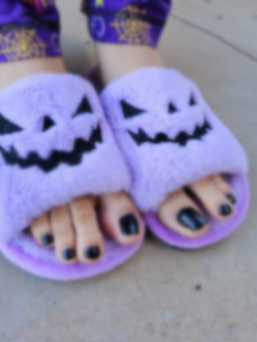 MissaAthenaAte's tweet photo. To chat or buy pics through my feet finder 

https://t.co/bEljNMpdAb

https://t.co/8iDlVMX3b5

#feet #feetmodels #feetmodel #feetgram #prettyfeet #prettyfeetgang  #footphotography #pedi #pedicure #pedicurespa
#pedicuredtoes #toes #widetoes #flexibletoes #flexibletoe #flexiblefeet https://t.co/i9vWlSodSb