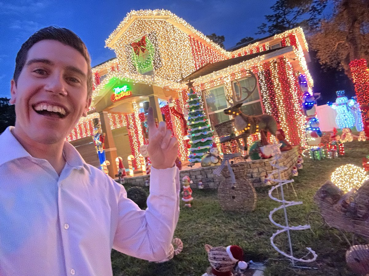 TJSpringerWX's tweet photo. “It’s a beaut Clark…it’s a beaut!” We are back for another #LetItGlow and this time, we are up in Deland, in the Wellington Woods Neighborhood. The Derasmo’s really did it up this year. It feels like Clark’s house right out of #ChristmasVacation. It took them nearly 100 hours to do.🎄 #Holidays #christmaslights #holidaydecor #Christmas #christmas2024 #griswold @fox35orlando