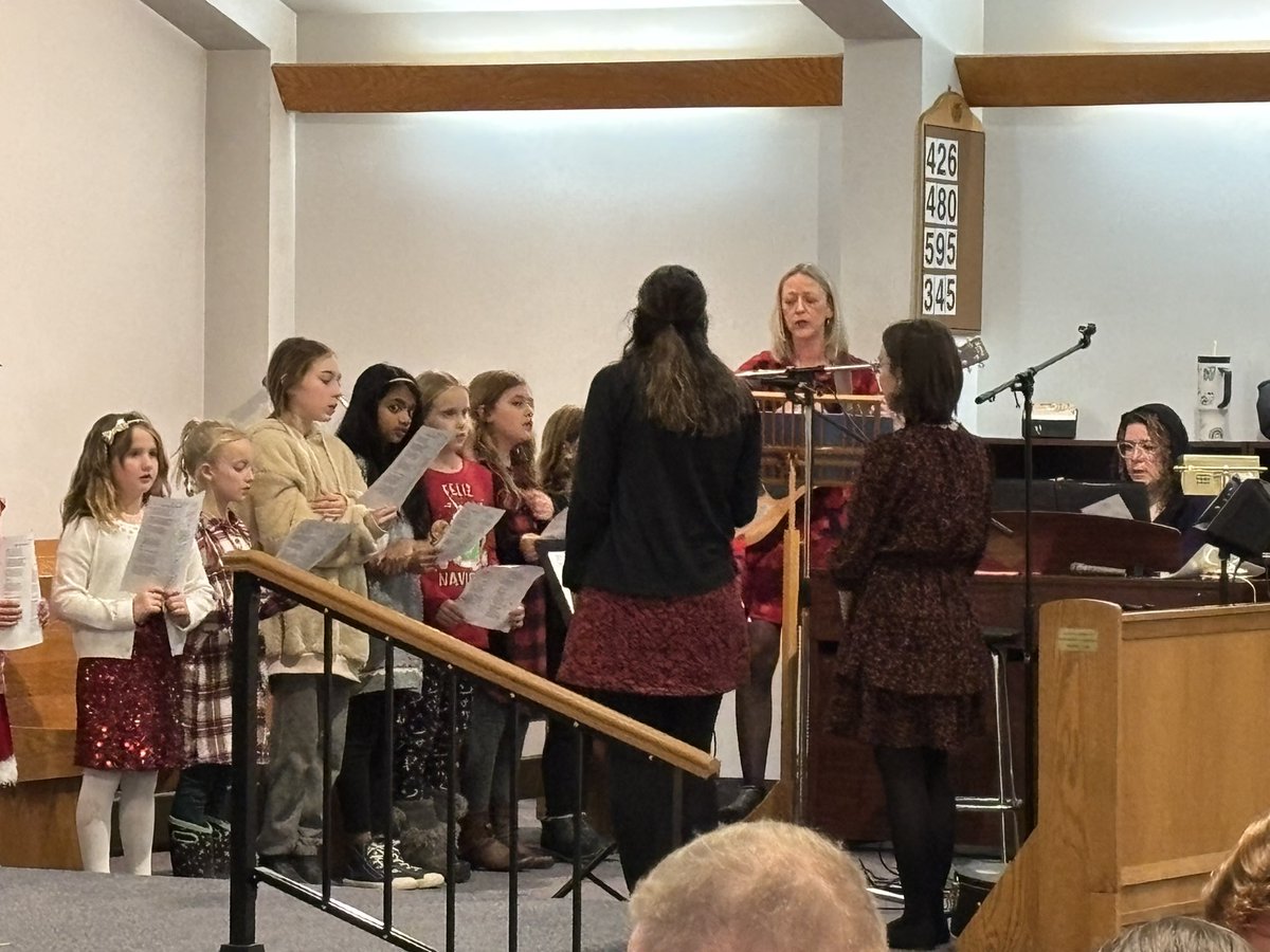 alcdsb_olmc's tweet photo. Ready for our evening Advent Mass! The choir is sounding beautiful! Thanks, @MmeJulieBell , Ms Reed, our Literacy SAT Ms Whittaker and Math SAT Ms Aguiluz for the lovely music and to @MmeMartinsClass for organizing and @MsBCarrigg and @LathamOlmc for helping out! https://t.co/Fhl4Sx8roC