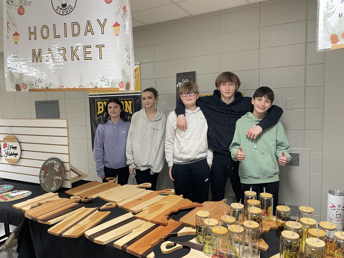 DonlinSTEM's tweet image. Fun times at our first @BMSDesignStudio Holiday Market Pop Up before the @ByronMSBears band concert! Thank you to everyone who bought products! More to come on January 8th at our BMS Showcase Night!