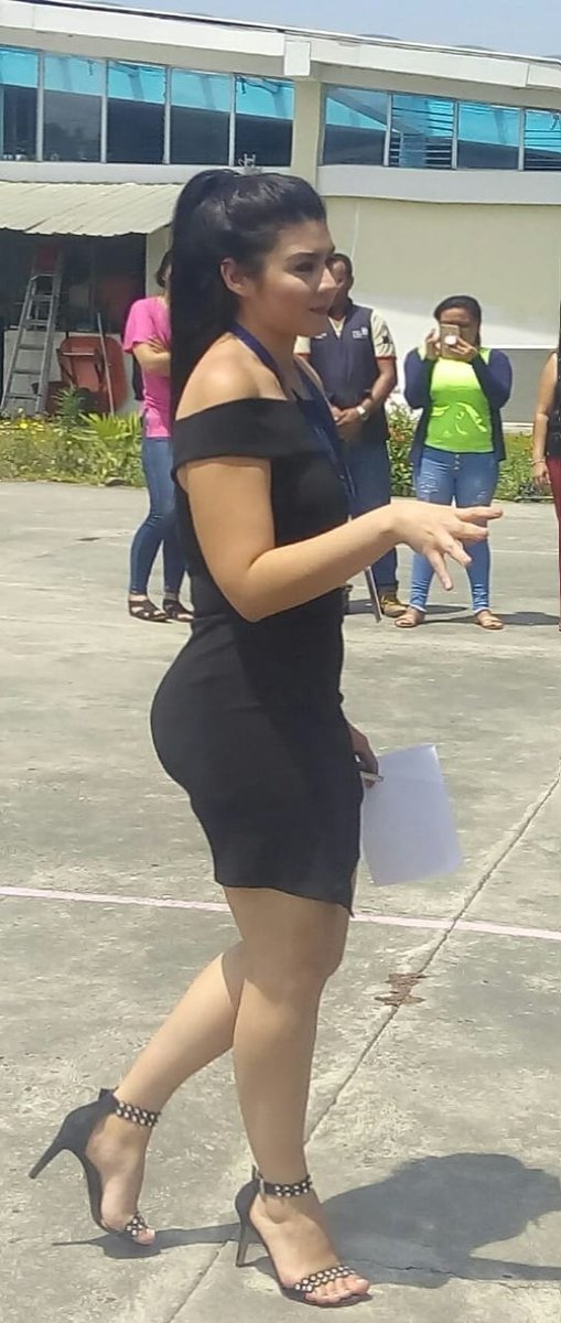Muyfacilonas's tweet photo. Maestra facilona
#MartesDeMorboYProvocación
#MartesDeEnseñarLasTetas
#culofácilon #EsposaPutísima #esposaputitaenlencería https://t.co/VLgNfjObe8