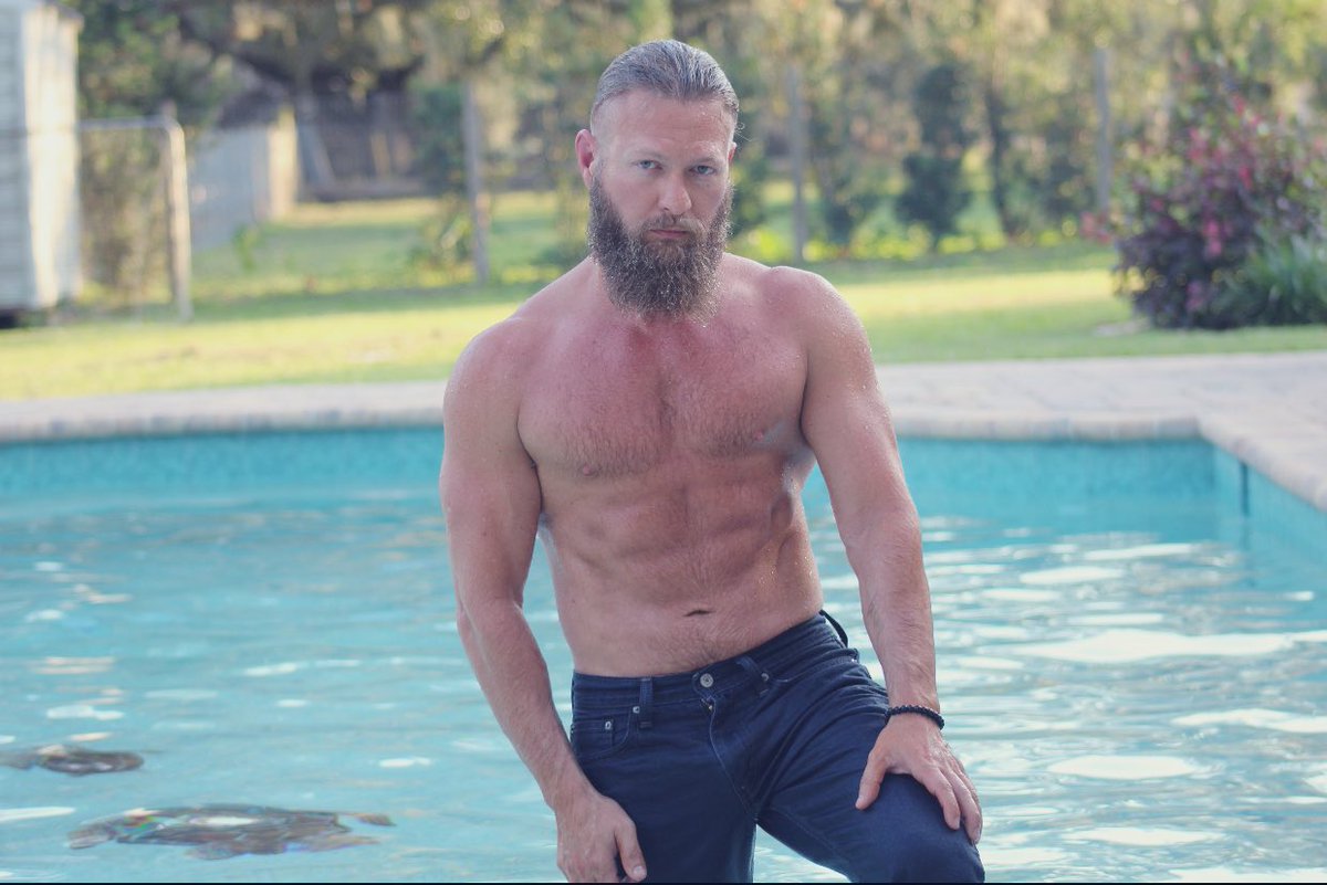 A couple pics from a recent shoot of mine