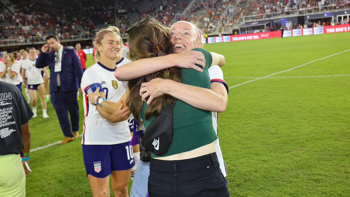 USWNTPlayers's tweet photo. @beckysauerbrunn , your leadership and influence has changed this sport forever. From the fight for equal pay and equal working conditions, to your many years as PA President, you are leaving a lasting legacy. Thank you for inspiring your peers, the fans and future generations. https://t.co/DlVAPoec1f