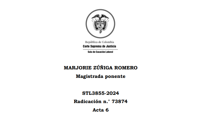 JurisprudenCol's tweet photo. Diferenciación entre el despido por razones disciplinarias y la terminación del contrato de trabajo por justa causa / El derecho de defensa y el debido: Criterios de la CC y SL

También, indicó que la sentencia CSJ SL2341-2020, expuso: La Sala tiene asentada la regla general de que el despido no tiene carácter sancionatorio, por lo que, para adoptar una decisión de esta índole, el empleador no está obligado por ley a seguir un procedimiento de orden disciplinario, salvo convenio en contrario, y que, en los casos de la causal 3ª del literal A) del artículo 62 del CST, debe oír previamente al trabajador para que ejerza su derecho de defensa.

Advirtió que «no obstante», la Corte Constitucional profirió la sentencia CC SU-449 – 2020, mediante la cual unificó las reglas en procura de garantizar el derecho de defensa del trabajador y que las mismas «deben seguirse hacia el futuro, siempre que el empleador pretenda finalizar la relación laboral con justa causa, en uso de las atribuciones previstas en el artículo 62 del Código Sustantivo del Trabajo».

La sentencia SU-449-2020 de la Corte Constitucional realiza un análisis detallado de las líneas jurisprudenciales trazadas por la Corte Suprema de Justicia (CSJ) y reafirma que, en principio, el debido proceso no es aplicable en los casos de terminación unilateral del contrato de trabajo con justa causa por parte del empleador. La CSJ, en su sentencia SL15245-2014, precisó que el debido proceso solo se configura si las partes han establecido previamente un procedimiento para la resolución del contrato, aclarando que, en ausencia de este, no hay lugar a su aplicación.
No obstante, la Corte Constitucional, a partir de la sentencia SL2351 del 8 de julio de 2020, incorporó un cambio sustancial al reconocer el derecho del trabajador a ser oído o a dar su versión de los hechos antes de la terminación del contrato con justa causa. En este sentido, la SU-449-2020 unifica las reglas que debe observar el empleador al dar por finalizado un contrato laboral conforme al artículo 62 del Código Sustantivo del Trabajo (CST). Se aclara, además, que la terminación unilateral del contrato no es una sanción disciplinaria, aunque ambas figuras pueden concurrir en ciertos casos específicos.

Por último, la sentencia resalta que, aunque por regla general no se exige un procedimiento previo, existen excepciones donde el ordenamiento jurídico sí lo impone, como en la causal establecida en el numeral 9, literal a), del artículo 62 del CST y el artículo 2° del Decreto 1373 de 1966. Asimismo, si las partes han pactado la existencia de un procedimiento en contratos, reglamentos internos, pactos colectivos o laudos arbitrales, el debido proceso adquiere obligatoriedad como requisito previo para la terminación con justa causa.

Con base a lo anterior, manifestó que la sentencia de la Corte Constitucional distingue cuando la terminación unilateral del contrato de trabajo con justa causa por parte del empleador se corresponde con lo que legalmente se conoce como la condición resolutoria tácita, «del evento en que el despido se da como sanción disciplinaria, es decir, cuando este se origina en la conducta del trabajador que incurre en una falta grave prevista en un estatuto normativo, sea el reglamento de trabajo o alguna otra fuente del derecho laboral, caso en el cual sí debe someterse al debido proceso».

La sentencia SU-449-2020 establece que la terminación unilateral del contrato de trabajo con justa causa por parte del empleador y las sanciones disciplinarias pueden concurrir únicamente cuando el despido se origina en la comisión de una falta grave establecida en el reglamento interno o en una fuente voluntaria del derecho laboral. En tales casos, si el despido es una sanción disciplinaria derivada de la gradación de faltas y sanciones, se exige el agotamiento pleno del debido proceso. Esta situación se diferencia de la simple ejecución del derecho a resolver el contrato por incumplimiento, donde no se requiere necesariamente dicho procedimiento.

Además, la Corte aclara que, cuando se configura un despido como sanción disciplinaria, el debido proceso debe cumplirse en su totalidad, como lo indicó la sentencia C-593 de 2014. No obstante, existen excepciones autorizadas por el legislador, como en los casos de despido por participación en una huelga ilegal declarada judicialmente, según lo establecido en la sentencia SU-598 de 2019. Estas decisiones reflejan una distinción clara entre las facultades disciplinarias del empleador y el derecho de terminación unilateral del contrato por incumplimiento.

Después, puso de presente la sentencia CC C-593- 2014, y transcribió apartes sobre los requisitos para la garantía del debido proceso en los «trámites disciplinarios»: La garantía del debido proceso en materia disciplinaria se compone de varios principios fundamentales que aseguran un proceso justo y transparente. Entre estos se destacan el principio de legalidad de la falta y la sanción, el derecho de defensa y contradicción, la presunción de inocencia, la imparcialidad y la prohibición de la reformatio in pejus, entre otros. Adicionalmente, se recalca la necesidad de que los reglamentos disciplinarios definan de manera clara cada etapa procesal, para evitar que las decisiones queden al arbitrio de quienes dirimen los conflictos.

El procedimiento disciplinario debe garantizar, como mínimo, la comunicación formal de la apertura del proceso, la formulación clara y precisa de los cargos, y el traslado de pruebas que fundamentan dichos cargos. Asimismo, se debe conceder al acusado un plazo para formular descargos, controvertir pruebas y aportar las propias. El proceso culmina con un pronunciamiento motivado y congruente de la autoridad competente, una sanción proporcional a los hechos y la posibilidad de interponer recursos para controvertir las decisiones. Todo esto asegura que el proceso se ajuste a los principios del debido proceso y las garantías legales.

De tiempo atrás, esta Sala de la Corte tiene adoctrinado que el despido no tiene carácter sancionatorio, de tal manera que, para adoptar una decisión de tal índole, el empleador no está obligado por ley a seguir un procedimiento de orden disciplinario, salvo convenio en contrario, por ejemplo, en el contrato de trabajo, reglamento interno de trabajo, convención colectiva, o pacto colectivo. 

La regla general establecida por la Corte Suprema de Justicia es que el despido con justa causa no constituye una sanción disciplinaria, salvo que el orden interno de la empresa le otorgue expresamente ese carácter. Por lo tanto, el empleador no está obligado por ley a seguir un procedimiento disciplinario, salvo pacto en contrario, como ocurre cuando se acuerda en contratos individuales, reglamentos internos o convenios colectivos. Adicionalmente, en casos específicos como la causal tercera del literal A del artículo 62 del CST, el empleador debe oír previamente al trabajador para garantizar su derecho de defensa. La Corte Constitucional, en la sentencia SU-449-2020, reafirma que el despido disciplinario y la terminación unilateral del contrato con justa causa son dos figuras distintas, precisando que esta última es una facultad contractual del empleador basada en la condición resolutoria tácita contemplada en el artículo 64 del CST.

Sin embargo, la sentencia señala que existen excepciones donde la aplicación del debido proceso es obligatoria. Estas situaciones se presentan cuando las partes lo han acordado previamente o cuando el ordenamiento jurídico lo exige, como en la causal del numeral 9, literal a), del artículo 62 del CST. En este caso particular, el Decreto 1373 de 1966 establece que el empleador debe agotar un procedimiento que incluye requerimiento al trabajador, formulación de descargos y evaluación de las justificaciones presentadas. Finalmente, aunque la terminación unilateral con justa causa es un derecho potestativo del empleador, siempre está sujeta a control judicial, permitiendo cuestionar las razones y configuración de la justa causa invocada y reclamar los perjuicios que puedan derivarse de dicha decisión.

La Corte Constitucional establece que el despido como sanción disciplinaria surge cuando el trabajador incurre en una falta grave, tipificada en el reglamento interno de trabajo o en alguna fuente voluntaria del derecho laboral, y dicha falta conlleva un juicio de reproche por parte del empleador. En este contexto, el despido disciplinario se fundamenta en el poder de subordinación del empleador y, al implicar una recriminación de conducta, debe someterse a la garantía del debido proceso conforme al procedimiento que se establezca según el artículo 115 del Código Sustantivo del Trabajo (CST). Así lo ratifica la sentencia C-593 de 2014, destacando que el proceso debe seguir las etapas formales que aseguren los derechos del trabajador.

Por otra parte, la Corte aclara que el único escenario donde concurren la facultad de terminación unilateral y el despido como sanción disciplinaria es cuando la falta grave se deriva de una disposición en el reglamento o una fuente voluntaria, y se impone como resultado de la gradación de sanciones. En estos casos, es obligatorio agotar en su integridad el debido proceso, lo que no ocurre en los despidos por incumplimiento del contrato. Finalmente, el precedente jurisprudencial establece que, por regla general, el despido no tiene naturaleza sancionatoria, salvo que las partes lo hayan acordado expresamente, siendo esta la única situación en la que se exige el cumplimiento del debido proceso.

La Corte Suprema de Justicia, en la sentencia CSJ SL15245-2014 y reiterada en CSJ SL2351-2020, estableció que el derecho al debido proceso solo es exigible en el despido con justa causa cuando existe un procedimiento previamente definido por la empresa, como en el reglamento interno o convenios colectivos. El debido proceso en estos casos es consecuencia del principio de legalidad, por lo que no puede ser exigido por regla general si no está previsto de manera expresa. Asimismo, se reconoció que el derecho de defensa constituye una garantía fundamental que limita al empleador al momento de despedir, garantizando al trabajador la comunicación clara de los motivos del despido, evitando así la invocación de hechos diferentes en procesos judiciales futuros.

Adicionalmente, el fallo señaló otros elementos del derecho de defensa, tales como: la inmediatez en la decisión del despido tras conocerse los hechos, la configuración de alguna de las causales establecidas en el Código Sustantivo del Trabajo, y el agotamiento de procedimientos definidos en normas o contratos, si existen. También aclaró que el derecho del trabajador a dar su versión de los hechos no requiere una forma específica, como una citación formal a descargos, siempre que se garantice la oportunidad de diálogo entre las partes. De esta manera, si el trabajador tiene conocimiento de los hechos y las consecuencias derivadas, y además puede exponer su versión, se considera cumplido su derecho de defensa, asegurando así que la decisión de despido sea justa y transparente.

Luego, la distinción del «derecho de defensa» con el respeto al debido proceso, es que este último es exigible cuando existe un proceso disciplinario previamente pactado dentro de la empresa para que el empleador haga uso de las justas causas del artículo 62 del Código Sustantivo del Trabajo, y se cumple siguiendo dicho procedimiento. De otro lado, el deber de escuchar al trabajador previamente a ser despedido con justa causa como garantía del derecho de defensa es exigible de cara a la causal 3) literal A del artículo 62 del Código Sustantivo del Trabajo, en concordancia con la sentencia de exequibilidad condicionada CC C-299-98. De igual manera, frente a las causales contenidas en los numerales 9° al 15° del citado artículo, en concordancia con el inciso de dicha norma que exige al empleador dar aviso al trabajador con no menos de 15 días de anticipación.

El derecho de defensa y el debido proceso para la Corte Constitucional. En la sentencia CC SU449-2020 la Corte Constitucional recalcó la distinción del debido proceso con el derecho de defensa del trabajador, materializado con «el derecho del trabajador a ser escuchado», al determinar que «la exigencia de escuchar previamente al trabajador referida en el numeral inmediatamente anterior, opera como una manifestación del derecho de defensa del trabajador y no como un escenario de agotamiento del debido proceso, no exigible –como lo sostiene la Corte Suprema de Justicia– respecto de una facultad de carácter contractual, originada en la condición resolutoria tácita propia de los contratos bilaterales y que, excluye, en principio, el ejercicio de una facultad de carácter sancionatorio y, por ende, de la necesidad de recurrir a un proceso con tales fines». 

Por tal motivo, contempló «garantías obligatorias» cuando el empleador haga uso de la facultad unilateral de terminación del contrato de trabajo con justa causa, las cuales corresponden a la (i) inmediatez; (ii) causales taxativas para la decisión de terminación del contrato; (iii) comunicación de motivos concretos, claros y específicos que justifican la decisión de terminar el contrato; (iv) existencia y aplicación de procedimientos específicos de terminación del vínculo contractual; (v) exigencias de cada una de las causales y preaviso respecto de algunas de ellas y (vi) respeto debido en la relación laboral.

El derecho de defensa y el debido proceso para la Corte Constitucional. En la sentencia CC SU449-2020 la Corte Constitucional recalcó la distinción del debido proceso con el derecho de defensa del trabajador, materializado con «el derecho del trabajador a ser escuchado», al determinar que «la exigencia de escuchar previamente al trabajador referida en el numeral inmediatamente anterior, opera como una manifestación del derecho de defensa del trabajador y no como un escenario de agotamiento del debido proceso, no exigible –como lo sostiene la Corte Suprema de Justicia– respecto de una facultad de carácter contractual, originada en la condición resolutoria tácita propia de los contratos bilaterales y que, excluye, en principio, el ejercicio de una facultad de carácter sancionatorio y, por ende, de la necesidad de recurrir a un proceso con tales fines». 

Por tal motivo, contempló «garantías obligatorias» cuando el empleador haga uso de la facultad unilateral de terminación del contrato de trabajo con justa causa, las cuales corresponden a la (i) inmediatez; (ii) causales taxativas para la decisión de terminación del contrato; (iii) comunicación de motivos concretos, claros y específicos que justifican la decisión de terminar el contrato; (iv) existencia y aplicación de procedimientos específicos de terminación del vínculo contractual; (v) exigencias de cada una de las causales y preaviso respecto de algunas de ellas y (vi) respeto debido en la relación laboral.

De cara a las causales n.° 4.° y 6.°, se especificó que la aplicación de procedimientos solo será procedente cuando exista convenio que así lo determine y la exigencia de respeto debido en la relación laboral, no puede ser entendida como un escenario de agotamiento del debido proceso. si existen procedimientos específicos para la terminación del contrato de trabajo en convenciones colectivas, reglamentos internos, laudos arbitrales o contratos individuales, estos deben cumplirse, así como cuando el ordenamiento jurídico lo exija. Además, como resultado de la unificación jurisprudencial, se garantiza al trabajador el derecho a ser escuchado antes de que el empleador ejerza su potestad unilateral de terminación, lo cual se fundamenta en el respeto a la dignidad humana y la igualdad de trato. Esta garantía no constituye un agotamiento del debido proceso, sino un reconocimiento del derecho del trabajador a ser tratado con respeto y en condiciones justas en el marco de la relación laboral. 

Portal de actualización Jurisprudencial. Solicita tu suscripción aquí 👉 https://t.co/LAQoZz9cUI