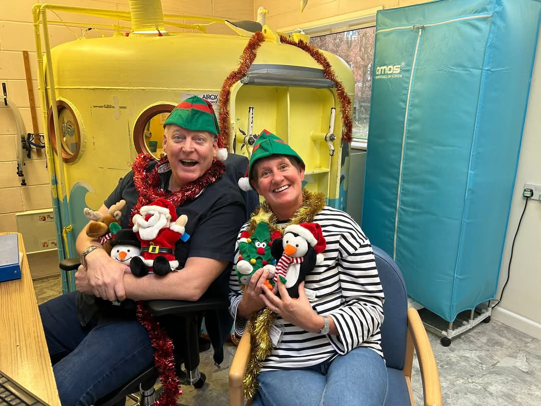 Day 17 &amp; here's our fantastic Oxygen Therapy volunteers Darren &amp; Becky getting into the Christmas spirit! Over Christmas you might meet someone who would love to come &amp; join our volunteers so please spread the word.
 shorturl.at/bTNGc
#volunteering #charity #exeter #devon