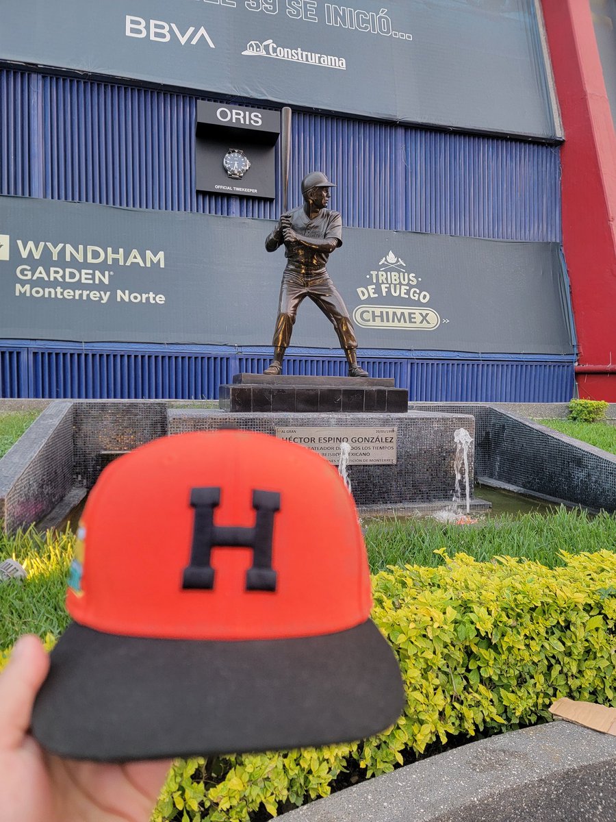 eltotas651's tweet photo. Apoyando a los de la H @ClubNaranjeros 🍊 desde Sonoyta Sonora en Monterrey N.L. casa de @SultanesOficial 👳‍♂️#ElShowContinua https://t.co/OlWbiTC8zY