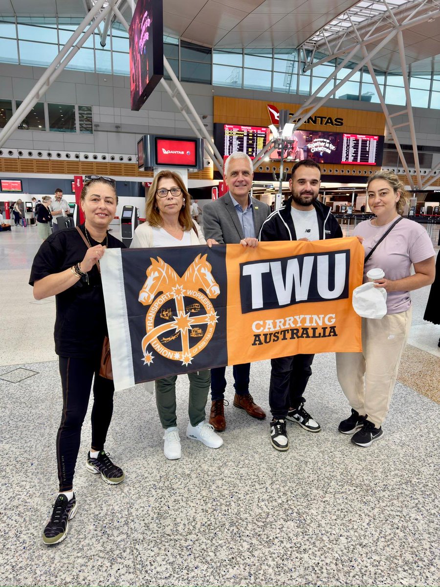 1820 brave illegally sacked workers who exposed &amp; tore down Joyce’s brutal @qantas management team today celebrate $120million - the largest payout for workers ever by a country mile. A safe &amp; secure skies commission is needed so this can never happen again #auspol  #ausunions