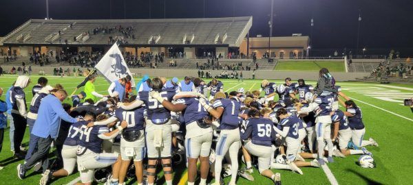 Building Champions: Kingwood High School Football Rise &amp; Vision for the Future -- By: Tamir Shaw
Reflections: Coach Cale Melton, Varsity Coaches, Dr. Michael Nasra &amp; Varsity Seniors
<a href="/HumbleISD_KHS/">Kingwood High School</a> <a href="/HumbleISD/">Humble ISD</a>

buff.ly/3DeC4VR