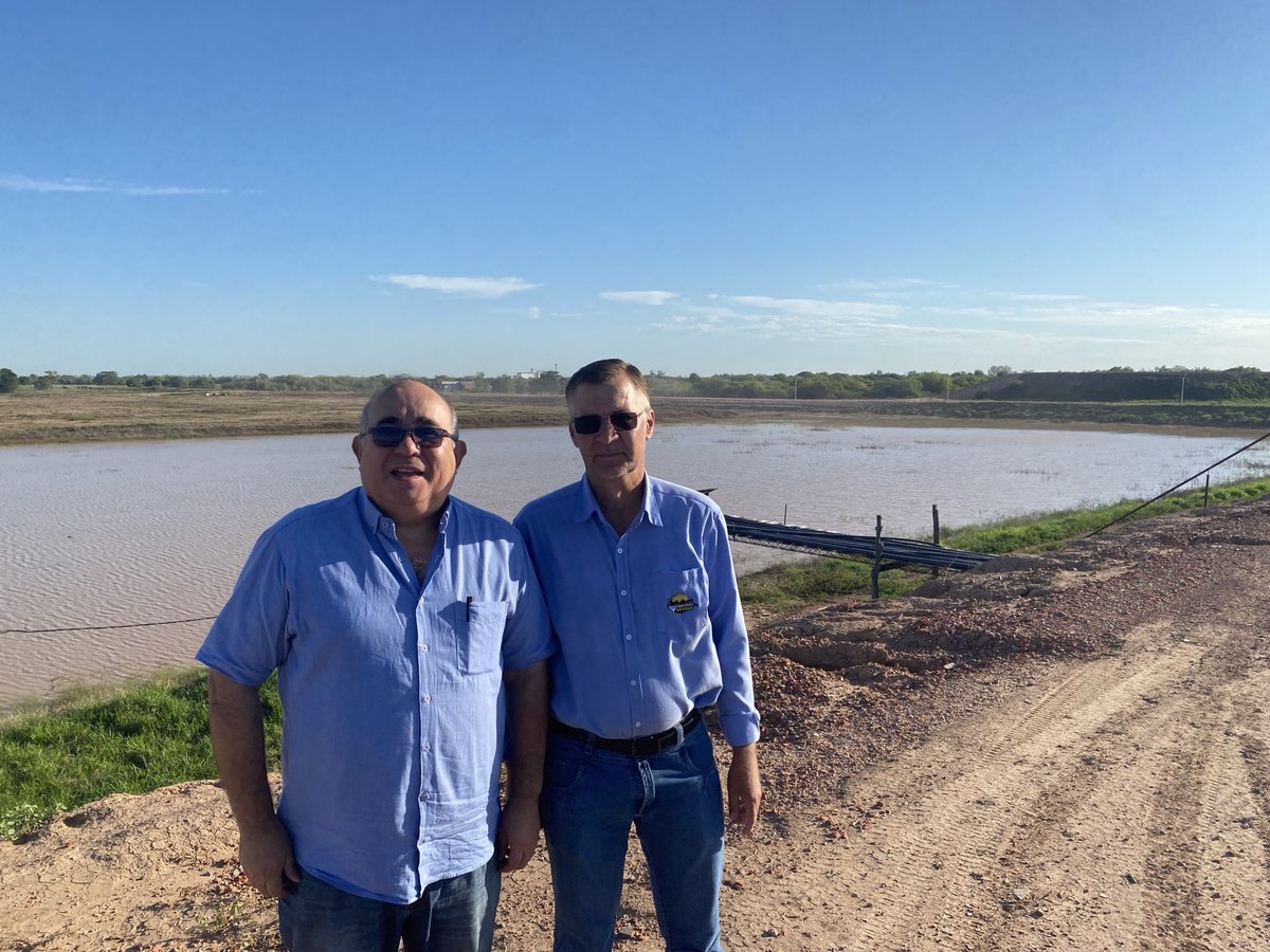 Gran trabajo de los técnicos del Chaco Paraguayo. El sistema de Macrocaptación de agua de Lluvia y su procesamiento para consumo industrial y humano. No existe límites en la creatividad para superar las barreras. El Chaco es ejemplo de desarrollo en el Paraguay.