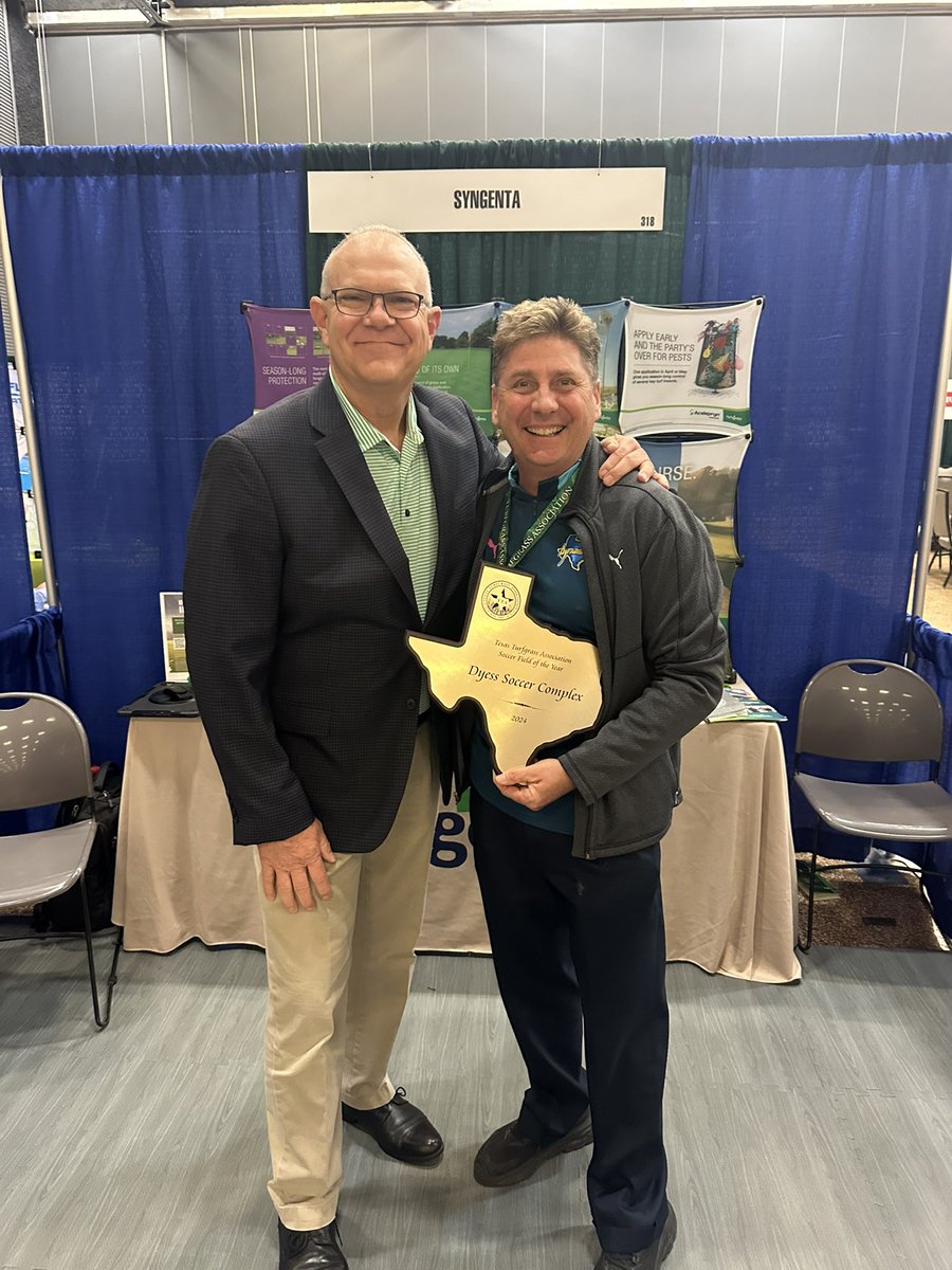 BridgesAndrew's tweet photo. Thank you to all those who have helped me along the way! @turf_fox with @SyngentaTurf has always had a solution to the problem of the day. https://t.co/CUA7DzX21p