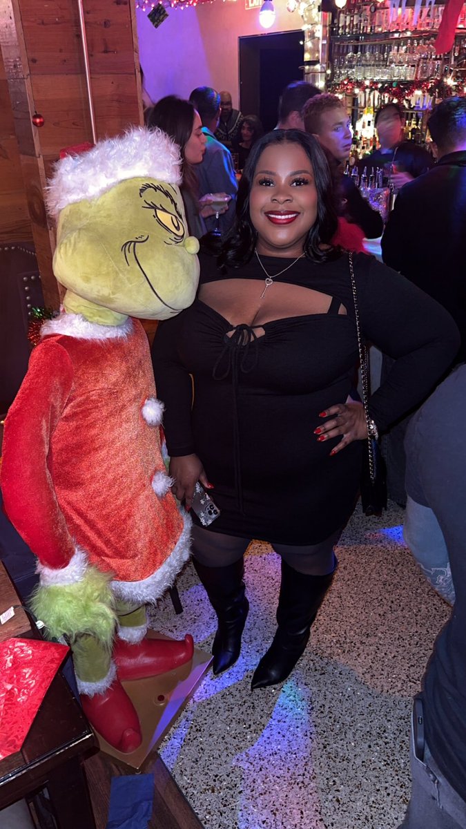 911Sugar's tweet photo. You’re a mean one, Mr. Grinch https://t.co/2vBSEUv8wU