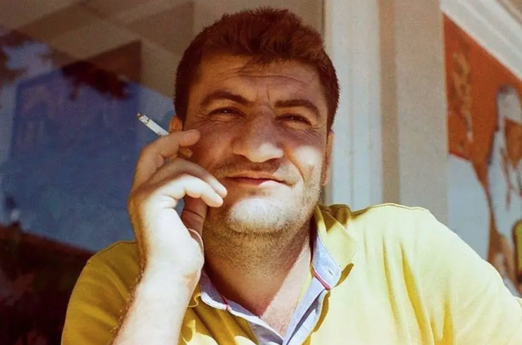 Razan (@queerlyexiled) on Twitter photo I took this📸of Raed Fares in Idlib in 2013. Raed initiated the 'Kafranbel Banners' to voice popular protest demands. Raed & Hammoud Jneid were assassinated on Nov 23, 2018. Many believe HTS was behind it. HTS needs to address all violations committed under its control in Idlib. I took this📸of Raed Fares in Idlib in 2013. Raed initiated the 'Kafranbel Banners' to voice popular protest demands. Raed & Hammoud Jneid were assassinated on Nov 23, 2018. Many believe HTS was behind it. HTS needs to address all violations committed under its control in Idlib.