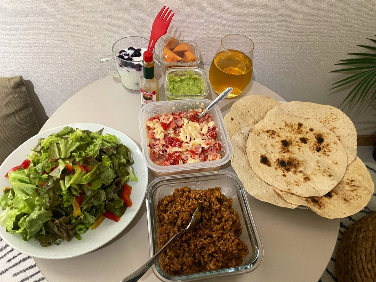 k_anncebu's tweet photo. 料理しだして1年半、料理が趣味だと最近気づいた。画像も自分用で撮ってたもの。20歳から健康のために食事を意識しだして農林水産省の栄養素系を読むくらいまでになってた。意識してることはカラフルな野菜にして毎回食事を変えて食べたいものを食べる。体の不調がなくなってメンタル安定したサイコウ https://t.co/3OokWZIRJE