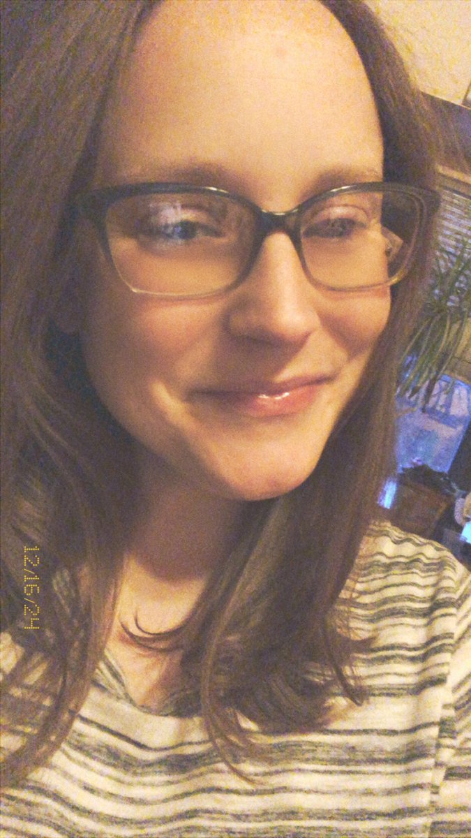 BeautifulSiren_'s tweet image. Ugh totally forgot to post this yesterday. 
Felt cute 
🎄🖤
#Decembervibes