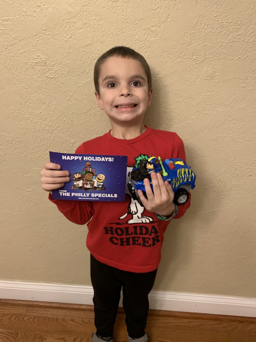 MrsMillerELTch's tweet photo. Thank you @JasonKelce, @LaneJohnson65 , and @jordan_mailata for making this @PHLschools student’s holiday extra “Philly Special”. #operationsnowball ❤️🎅🏻🎄⛄️❤️ https://t.co/yDQuks8KBH