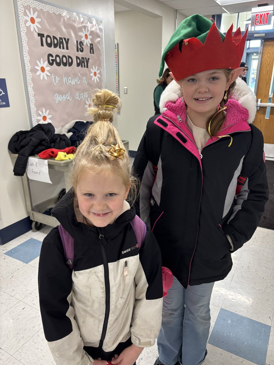 MarandiDiehl's tweet photo. We are showing our holiday spirit! @LIBERTYSCHOOLS @LPSFranklinElem! #sharethegoodLPS https://t.co/ek6vk2rE21