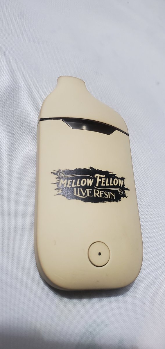 rocalondo's tweet photo. @HELIODOPTERO Sra. H.P. @CathyJuvinao, es acaso ese un vapeador MELLOW FELLOW LIVE RESIN con THC ❓️❓️ https://t.co/DRvI3tWzqu