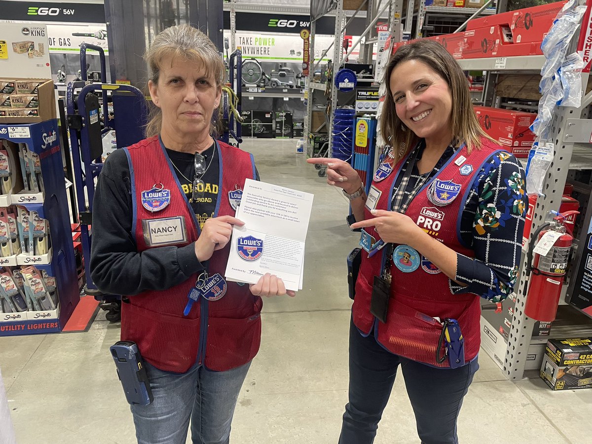 My ISLG DS Nancy received an Executive Service Star today! Great Job Nancy!!! <a href="/DustinCornell5/">Dustin Cornell</a> <a href="/BenitoKomadina/">Benito.Komadina@Lowes</a> <a href="/BlueBoxR1/">@BlueBoxR1</a>