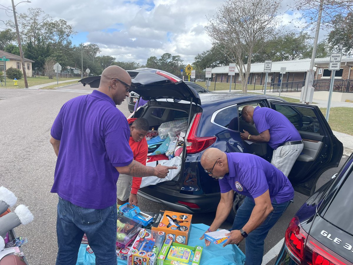 Foster Elementary (@fosterelemhcps) on Twitter photo Thank you to the @PiIota Tampa Chapter for your generous Christmas gifts to our Foster Eagles. #OmegaPsiPhi <a href="/HillsboroughSch/">Hillsborough Schools</a> <a href="/Community_Sch/">Community Schools in Hillsborough Schools</a> @HCPS_FACE <a href="/TransformHCPS/">HCPS Transformation Network</a> Thank you to the @PiIota Tampa Chapter for your generous Christmas gifts to our Foster Eagles. #OmegaPsiPhi <a href="/HillsboroughSch/">Hillsborough Schools</a> <a href="/Community_Sch/">Community Schools in Hillsborough Schools</a> @HCPS_FACE <a href="/TransformHCPS/">HCPS Transformation Network</a>