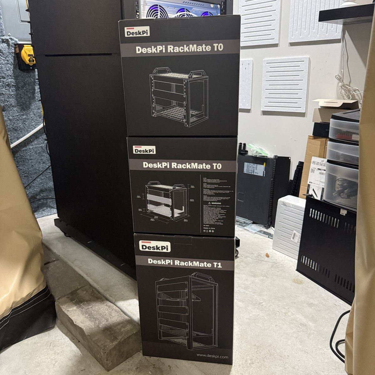 RaidOwlTweets's tweet image. DeskPi wants me to give away some #MiniLab gear for the holidays 🎄🎁 Let me know what you’d build and my favorites will get sent a Rackmate T0 or T1 😎