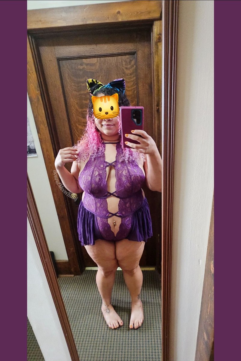 I am absolutely in LOVE with this outfit!

#BBW #NSFW #XRated #KinkFriendly #Fetish