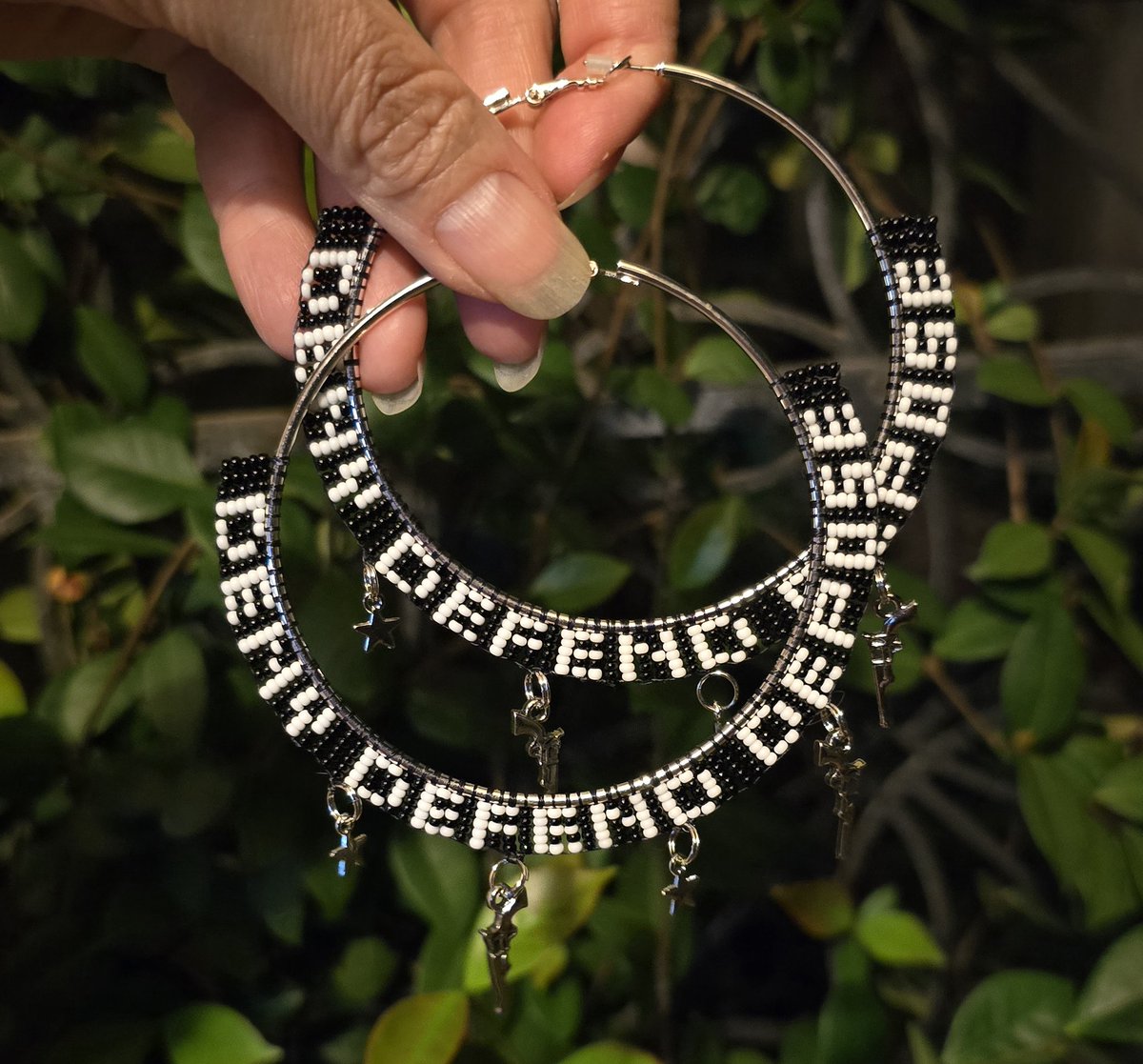 beauxbeautyblog's tweet image. DENY DEFEND DEPOSE beaded earrings with gun charms, available in my Big Cartel store @ lovealaskadesign.bigcartel.com . Kukwstumckacw- thank you for looking! #AlaskaNative #FirstNations #NativeMade #DenyDefendDepose