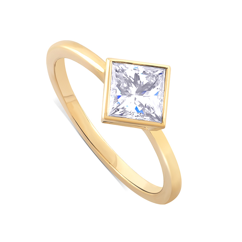 Orospot's tweet image. Kite Oriented Princess Diamond Engagement Ring 💍

1ct Princess-cut lab diamond set in a unique kite-style bezel on 14k yellow gold. Modern, elegant, and timeless. ✨

#PrincessDiamond #KiteBezel #EngagementRing #LabDiamond #MinimalistJewelry
orospot.com/product/kite-o…