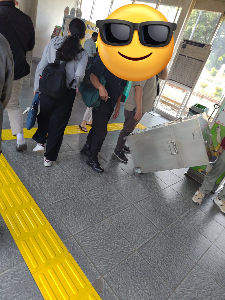 Idzarr_AS's tweet photo. @CommuterLine https://t.co/HRx2YHyoE3