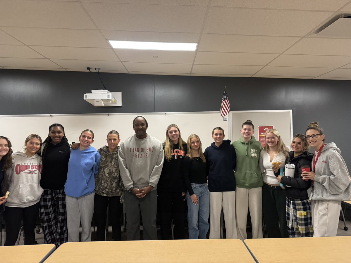 Big Walnut Girls Basketball (@bignutgirlshoop) on Twitter photo Filled up that front row this morning at FCA. 😊 Thank you <a href="/MichaelRedd_/">Michael Redd</a> for pouring into our student athletes EARLY this morning. You truly are a servant leader! Filled up that front row this morning at FCA. 😊 Thank you <a href="/MichaelRedd_/">Michael Redd</a> for pouring into our student athletes EARLY this morning. You truly are a servant leader!