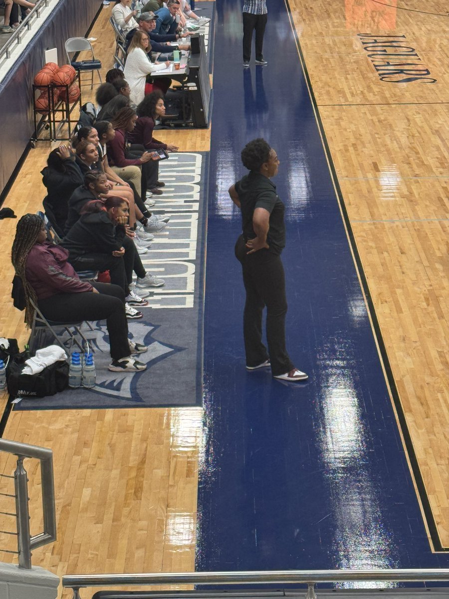 <a href="/LHS_LadyHoops/">LHS GIRLS BASKETBALL</a>