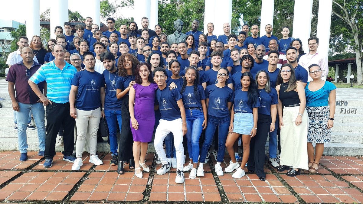 #Hoy continuamos con los Actos de Culminación de Estudios, comenzamos con la Facultad de Tecnologías Libres, que reconoció a sus mejores estudiantes por sus méritos en los diferentes ámbitos universitarios a lo largo de su carrera.
¡Muchas Felicidades! 👏

#SomosUCI