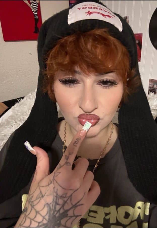 haleyjaee2's tweet image. How are you doing ,who’s single let chat and know each others I need friends and relationships