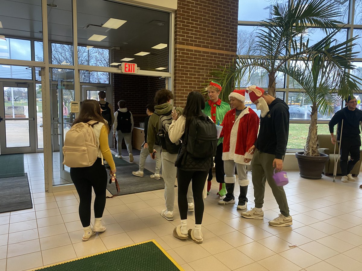 MLS Student Wellness (@mlswellness) on Twitter photo MHT students passed out 500 candy canes reminding Steele to Buckle up <a href="/impactdrivers/">Impact Teen Drivers</a> <a href="/TeensDriverSeat/">TeensDriverSeat</a> MHT students passed out 500 candy canes reminding Steele to Buckle up <a href="/impactdrivers/">Impact Teen Drivers</a> <a href="/TeensDriverSeat/">TeensDriverSeat</a>