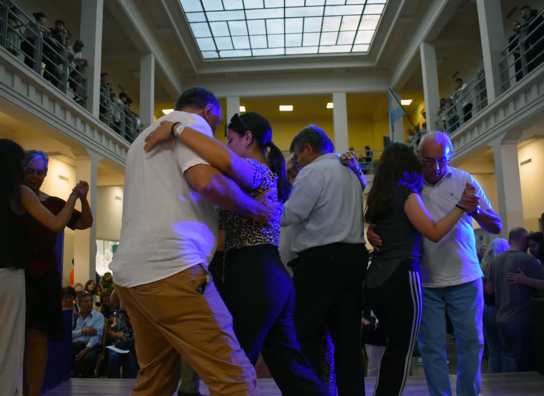 Extension_UPE's tweet photo. El pasado viernes y al igual a años anteriores desde la Secretaria de Extensión y Bienestar Universitario UPE celebramos nuestra muestra anual con una jornada que combinó arte, cultura y comunidad. 

Conocé los detalles en: 

https://t.co/YcD4gDK35Y

#UPE2024 
#ExtensionUPE https://t.co/PKkt7VRAeR