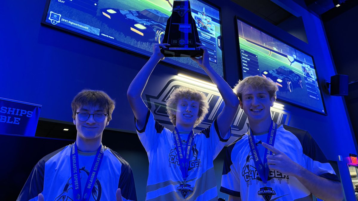 thehallesports's tweet photo. 🏆STATE CHAMPS! 🏆 #RocketLeague beat Cache 3-2 to capture the 2024-25 #OKSE WTD State Championship hosted by @SWOSUEsports! #hhokc #chargerpride #onward #tookstate #okpreps https://t.co/rrGJnq6be9