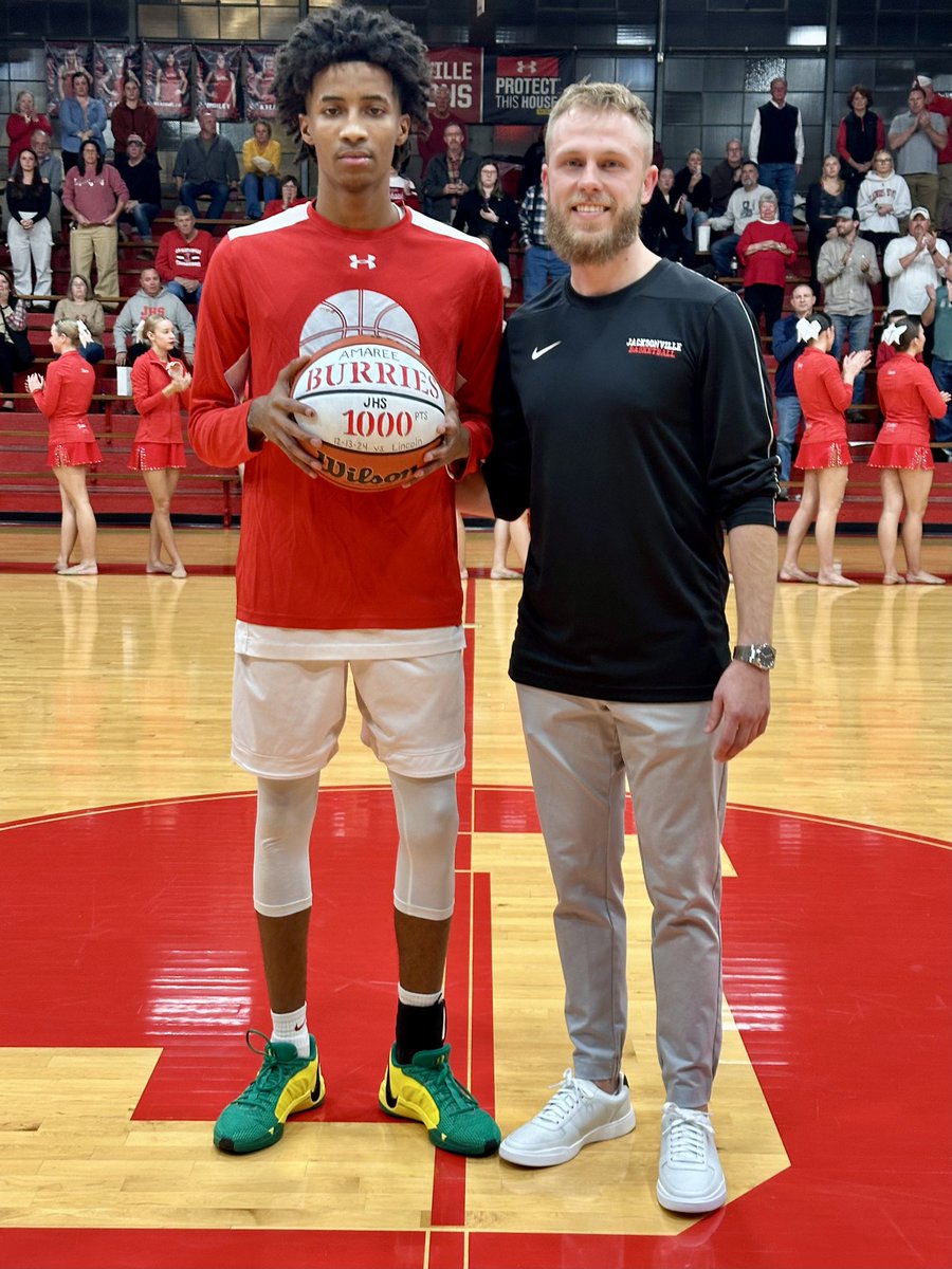 Congratulations to JHS senior Amaree Burries on surpassing 1000 career points!