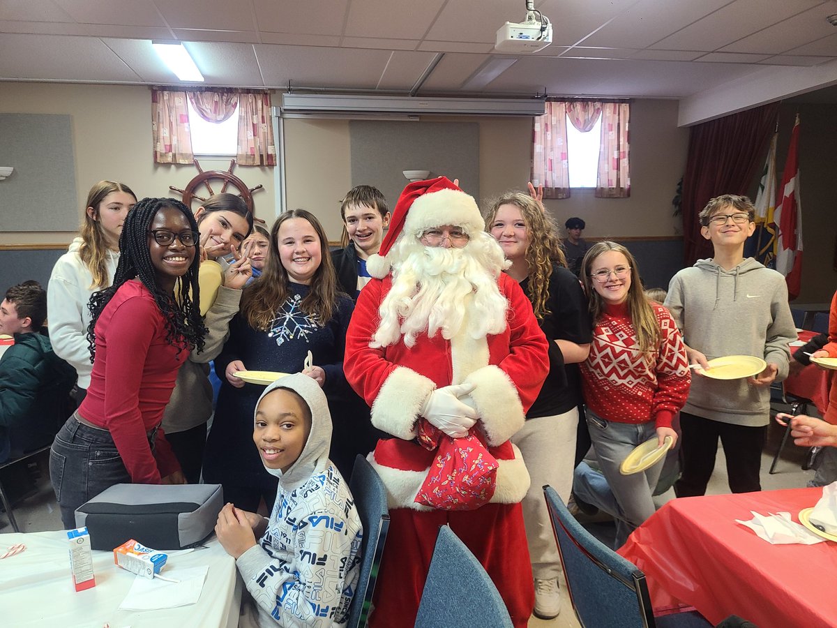 Everyone LOVED sharing a festive meal together in our St. Francis parish hall. Big thank you to the dedicated volunteers who came together to serve a delicious lunch to over 600 students and staff. So many pancakes! #PVNCBeingCommunity