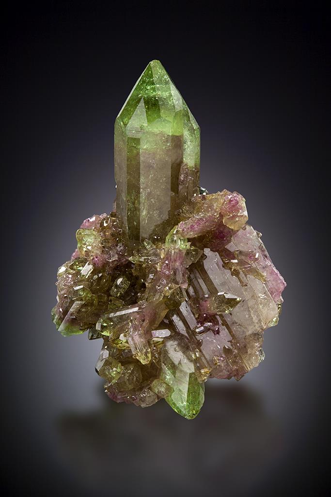 Claudia_Zahn's tweet photo. #Vesuvianite
Jeffrey Mine, #Quebec
Photo by Kiyoshi Kiikuni
By #GeologicalWondersToo /  Karen Kemp
#GeologyPage #Nature #Minerals #Crystals #Gems #Nature #NatureLovers #NaturePhotography #Photographer #RockPorn https://t.co/Npyk9hqWrq