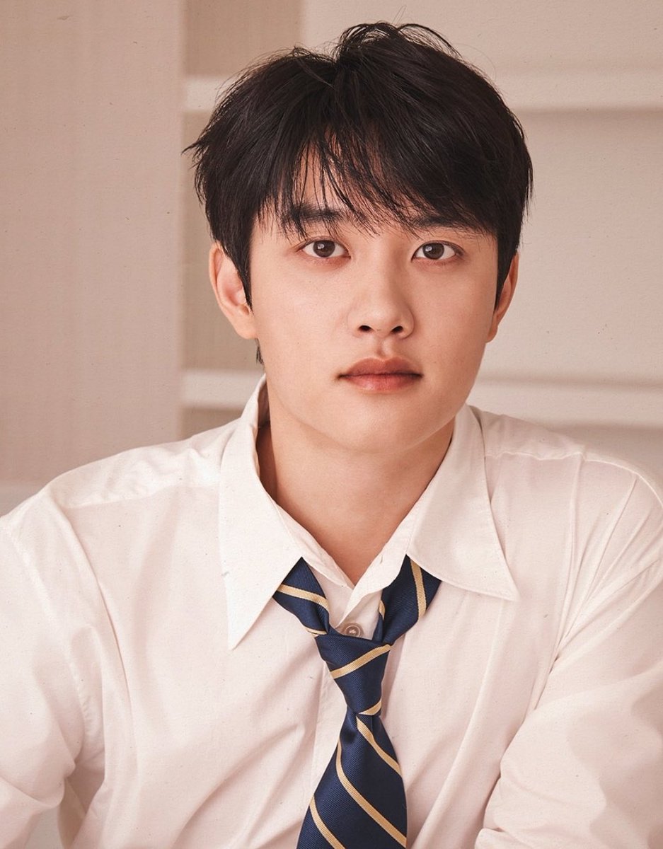 SooSimply_'s tweet photo. His hypnotic gaze https://t.co/5AdLO2vyV3