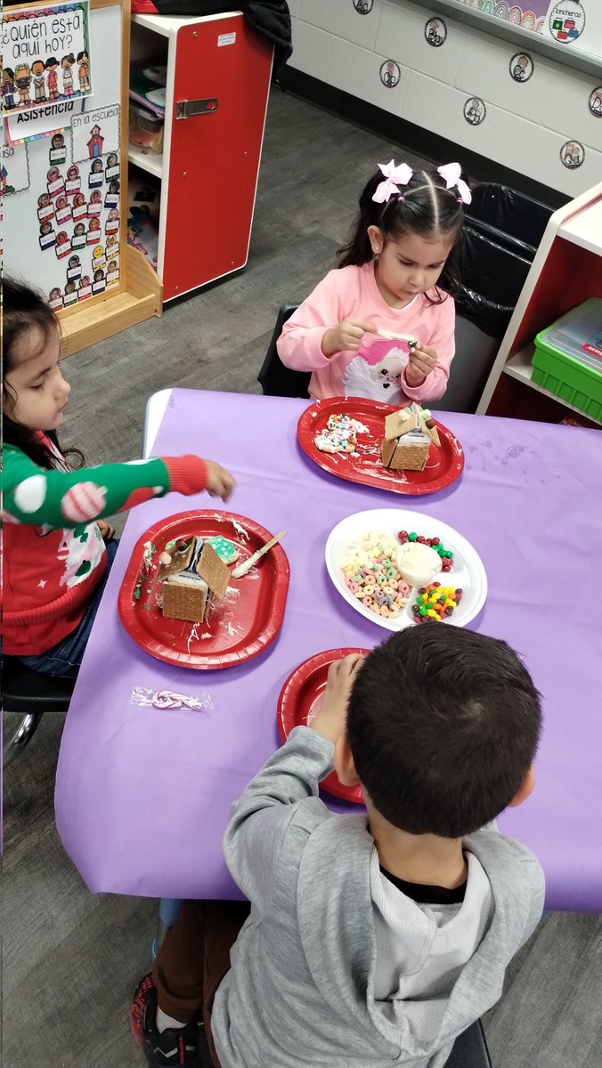 MrsAyala_OFE's tweet photo. Today we used what we've been learning about everyday helpers to design and construct our own gingerbread houses. My Pre-K friends were so focused on their tasty task! #WatchUsSoar #Shineon #Prek4Play @HumbleISD_OFE https://t.co/lkVvYyRzxU