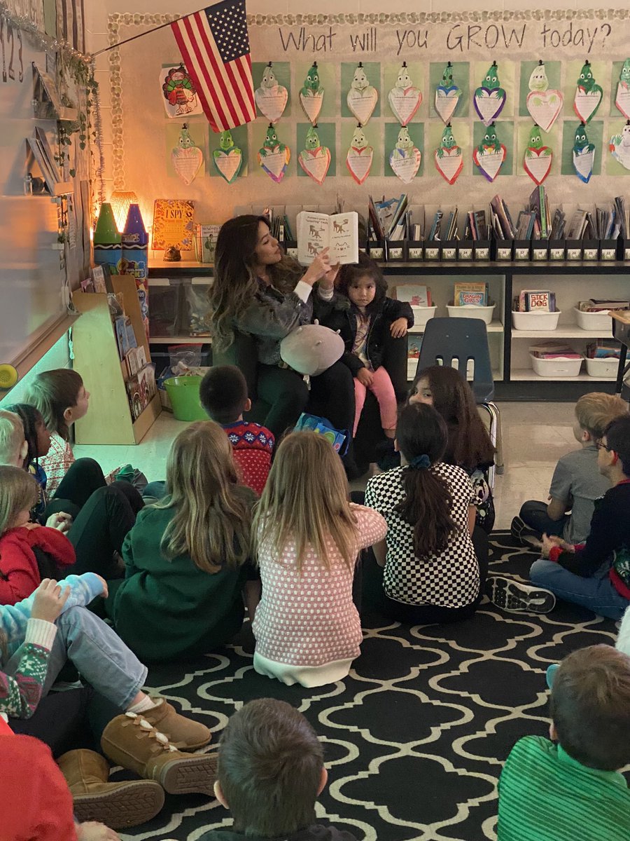 edrewY115's tweet photo. A fun mystery reading today! 🎄❤️ @115ccgs https://t.co/DVA4cfksvL
