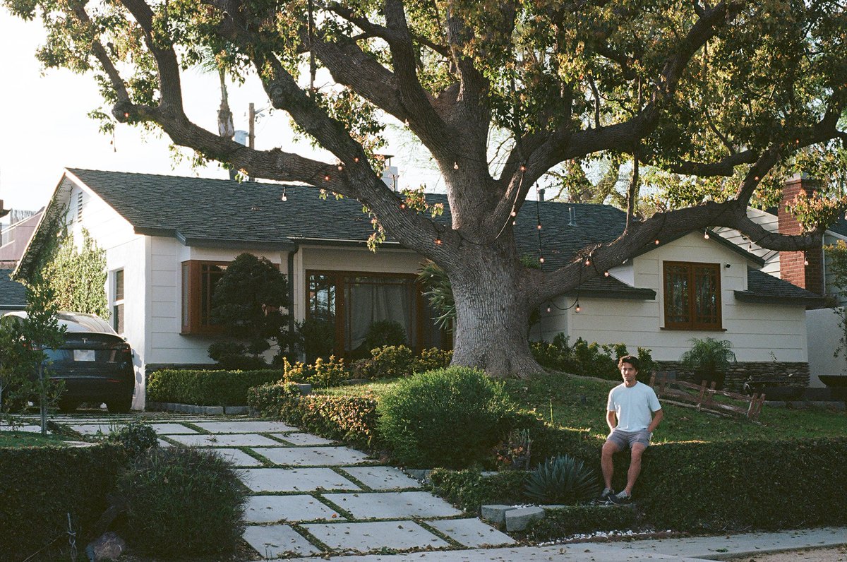 MorganFelic2's tweet photo. Beautiful LA house for rent💔

We have to temporarily move to Texas to help w/ family health issues but we are leaving behind the most beautiful house. Since we are breaking our lease early we told our landlord we would spread the word. 

3bd/2ba + guesthouse and pool https://t.co/bohUGiUUo4