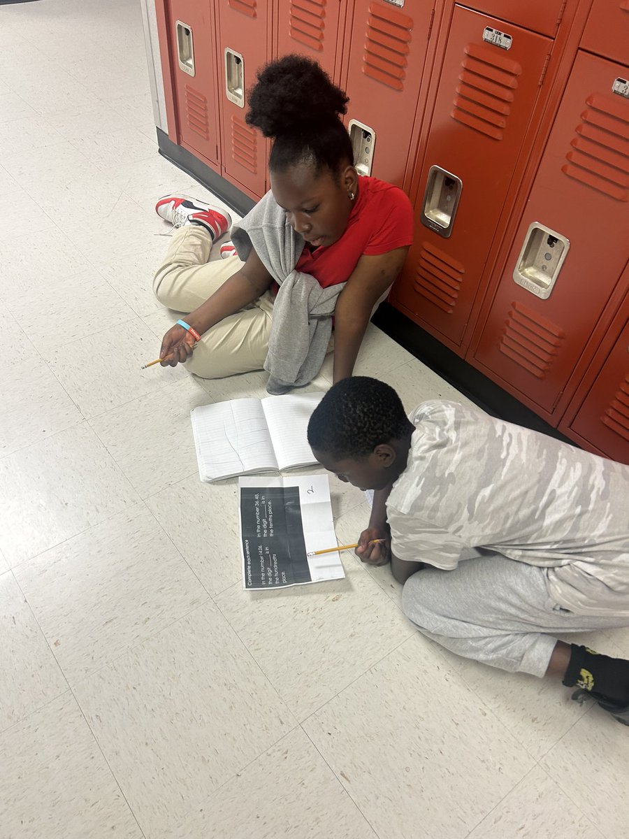 Ms. Seymours4thGrade tweet media